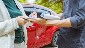 Descubre cómo ser perito de coches